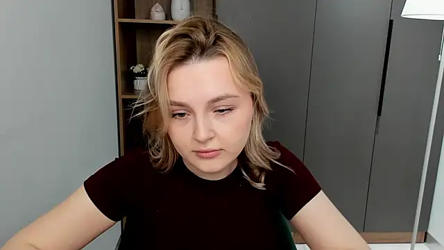 LorriMonz online show from 03/26/26, 06:41