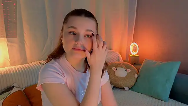 LorriMonz online show from 06/04/26, 01:55