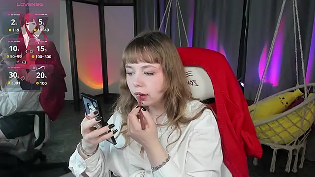 Snapshot of LeonaHicks chatting on 05/15/26, 05:58 LeonaHicks online show from 05/15/26, 05:58