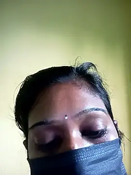 bannerjeesneha20 online show from 04/17/26, 11:13