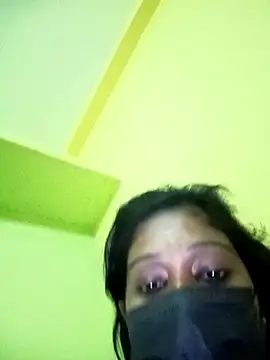 bannerjeesneha20 online show from 04/18/26, 10:54