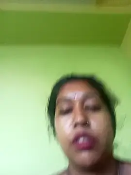 bannerjeesneha20 online show from 05/13/26, 02:53