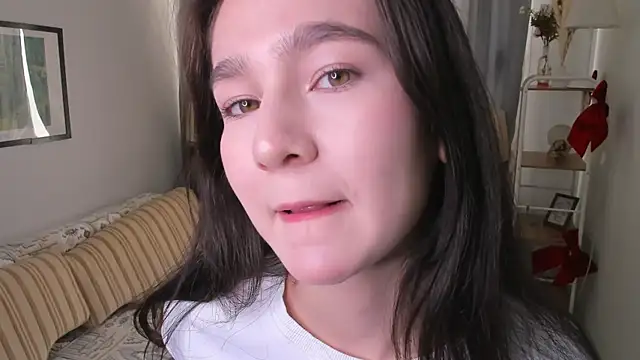 Snapshot of Astraill chatting on 04/04/26, 12:35 Astraill online show from 04/04/26, 12:35