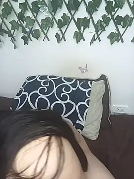 Snapshot of lizeth_wong chatting on 06/14/26, 01:25 lizeth wong online show from 06/14/26, 01:25