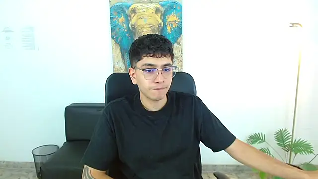 maax 18 online show from 03/24/26, 02:22