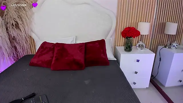 Hanna  mitsury  online show from 05/18/26, 12:22