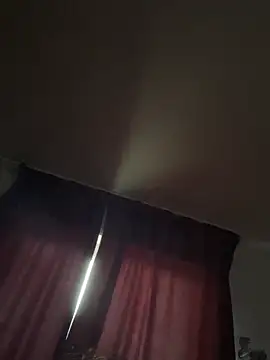 Snapshot of Bianca_andreea chatting on 03/30/26, 10:27 Bianca andreea online show from 03/30/26, 10:27