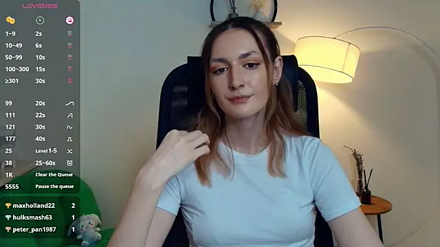 Snapshot of LoraLanett chatting on 04/01/26, 01:41 LoraLanett online show from 04/01/26, 01:41