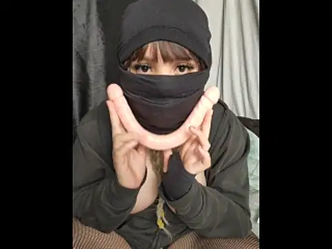 Snapshot of NomiHana chatting on 05/24/26, 02:27 NomiHana online show from 05/24/26, 02:27