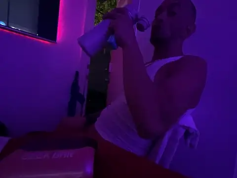 hpcouplee420 online show from 04/05/26, 05:59