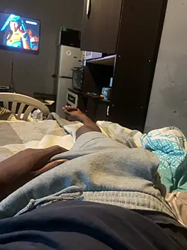 Izinja28 online show from 04/16/26, 01:12