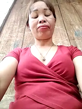 Snapshot of Ely-cute2k chatting on 04/28/26, 01:59 Ely-cute2k online show from 04/28/26, 01:59