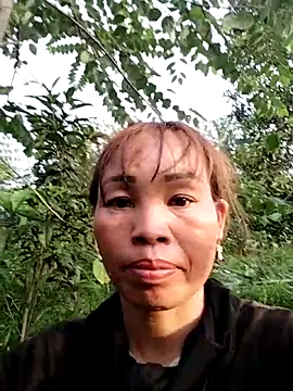 Snapshot of Ely-cute2k chatting on 06/17/26, 11:01 Ely-cute2k online show from 06/17/26, 11:01