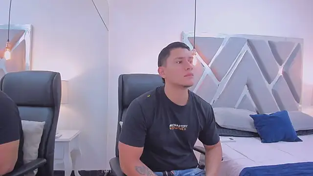 Chriss Diamond online show from 04/18/26, 08:09