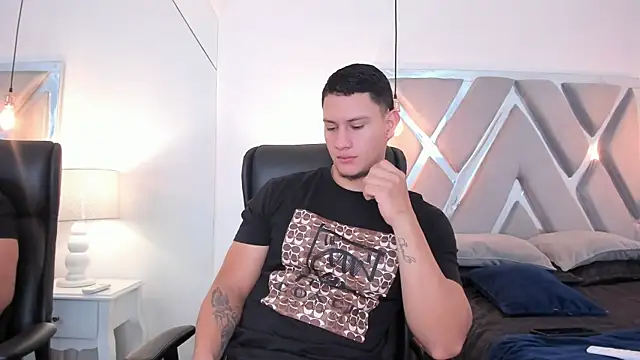 Chriss Diamond online show from 04/26/26, 08:17