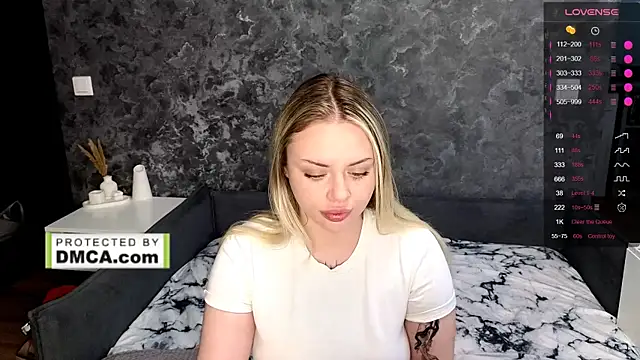 Snapshot of StasyLucke chatting on 04/29/26, 04:05 StasyLucke online show from 04/29/26, 04:05