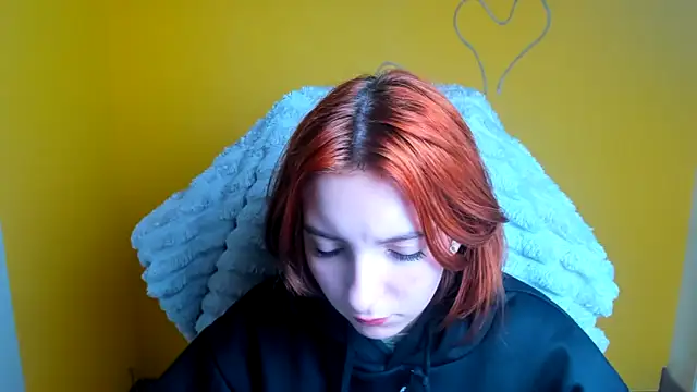 Snapshot of Butterfly_Milly chatting on 04/19/26, 06:02 Butterfly Milly online show from 04/19/26, 06:02