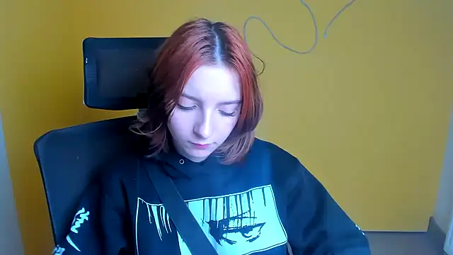 Snapshot of Butterfly_Milly chatting on 04/25/26, 02:03 Butterfly Milly online show from 04/25/26, 02:03