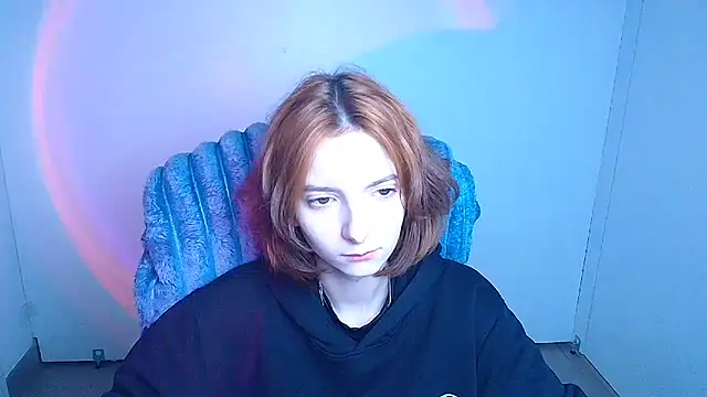 Snapshot of Butterfly_Milly chatting on 04/27/26, 11:30 Butterfly Milly online show from 04/27/26, 11:30