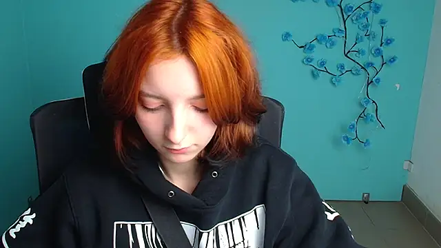 Snapshot of Butterfly_Milly chatting on 05/13/26, 11:40 Butterfly Milly online show from 05/13/26, 11:40