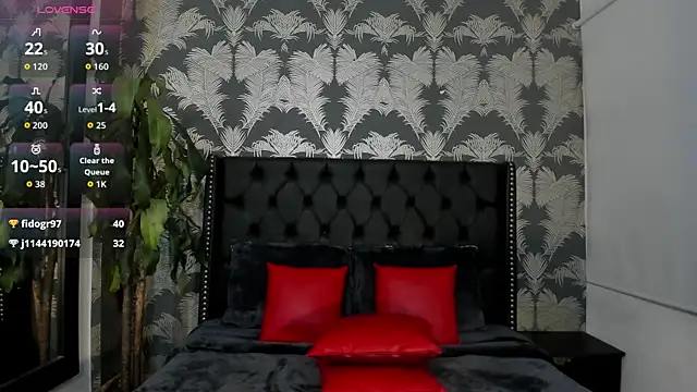 Snapshot of Pamela_di_angelo chatting on 05/16/26, 12:40 Pamela di angelo online show from 05/16/26, 12:40