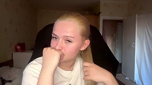 Sophia Blonde online show from 03/31/26, 02:39