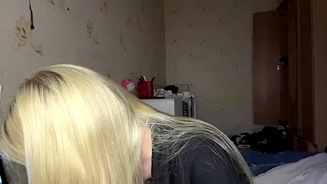 Snapshot of Sophia_Blonde chatting on 05/27/26, 03:31 Sophia Blonde online show from 05/27/26, 03:31