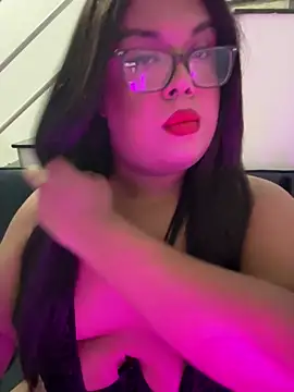 Snapshot of NicoleBBigAss chatting on 05/10/26, 02:50 NicoleBBigAss online show from 05/10/26, 02:50