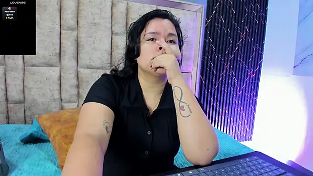 Snapshot of natasha_adam21 chatting on 07/12/26, 02:13 natasha adam21 online show from 07/12/26, 02:13