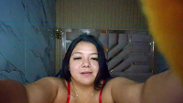 Snapshot of luna__r_ chatting on 05/28/26, 03:15 luna r online show from 05/28/26, 03:15