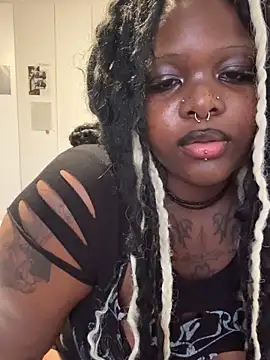 Snapshot of Nyla_xox chatting on 06/15/26, 08:22 Nyla xox online show from 06/15/26, 08:22