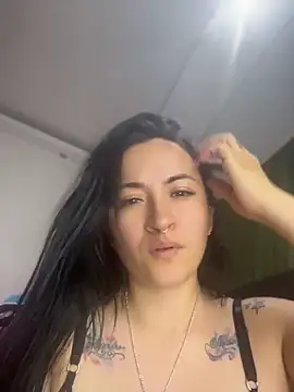 Snapshot of kimberly_peter chatting on 05/08/26, 12:27 kimberly peter online show from 05/08/26, 12:27