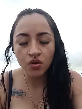 Snapshot of kimberly_peter chatting on 06/16/26, 10:23 kimberly peter online show from 06/16/26, 10:23