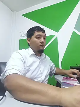Snapshot of Itsdavidxxx chatting on 07/18/26, 12:42 Itsdavidxxx online show from 07/18/26, 12:42