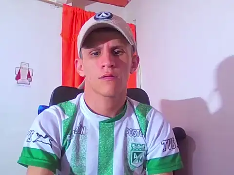 Snapshot of alejandro_stone12 chatting on 04/30/26, 12:06 alejandro stone12 online show from 04/30/26, 12:06