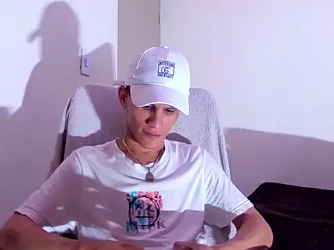 Snapshot of alejandro_stone12 chatting on 05/03/26, 12:38 alejandro stone12 online show from 05/03/26, 12:38