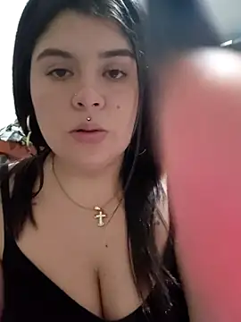 Snapshot of tania_22xx chatting on 05/03/26, 02:39 tania 22xx online show from 05/03/26, 02:39