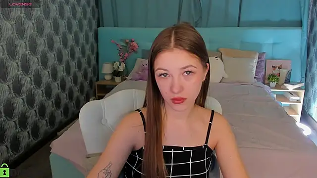 Miss Shanel online show from 04/11/26, 01:10