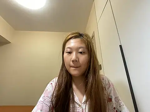 Snapshot of tutu512 chatting on 05/24/26, 11:04 tutu512 online show from 05/24/26, 11:04