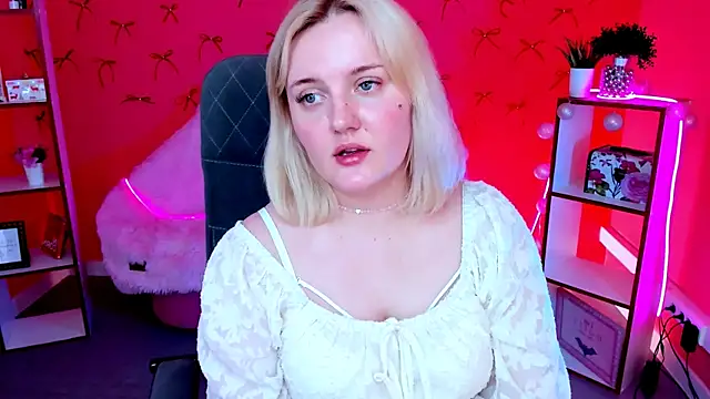 Snapshot of KathyBriggs chatting on 03/27/26, 08:26 KathyBriggs online show from 03/27/26, 08:26