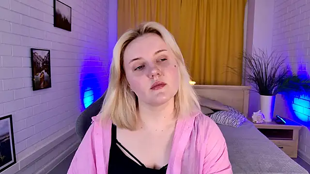 Snapshot of KathyBriggs chatting on 04/01/26, 05:30 KathyBriggs online show from 04/01/26, 05:30