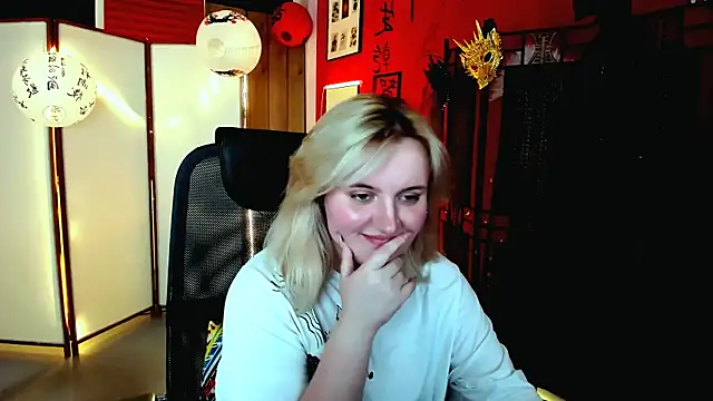 Snapshot of KathyBriggs chatting on 05/16/26, 10:36 KathyBriggs online show from 05/16/26, 10:36