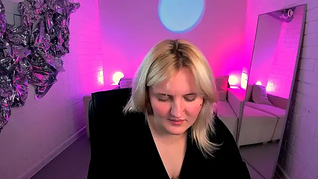 Snapshot of KathyBriggs chatting on 06/29/26, 05:14 KathyBriggs online show from 06/29/26, 05:14