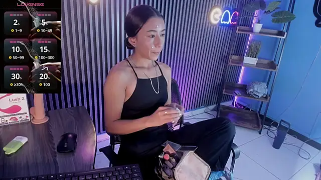 Luna roose1 online show from 04/19/26, 12:26