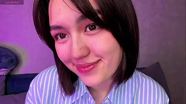 lilysolar online show from 05/11/26, 04:04