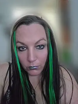 Queenemerald online show from 07/06/26, 04:09