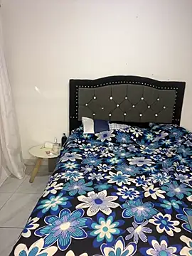 Saraa M online show from 04/15/26, 07:58