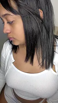 Snapshot of Saraa_M chatting on 05/29/26, 04:16 Saraa M online show from 05/29/26, 04:16