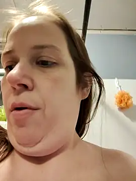 023thickandjuicy07 online show from 04/18/26, 02:48