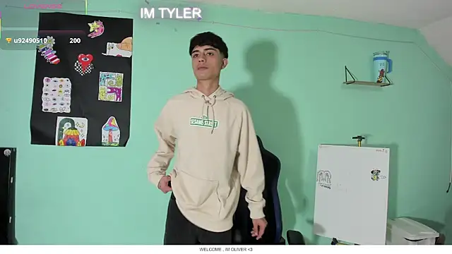 Snapshot of TYLERhHOT2005 chatting on 04/08/26, 03:39 TYLERhHOT2005 online show from 04/08/26, 03:39